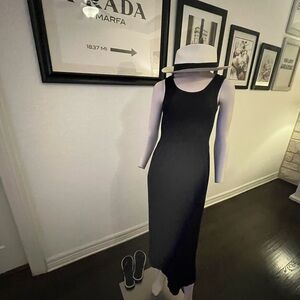 Elegant Maxi Sleeveless Dress- stretchy material to give you a great vacay look